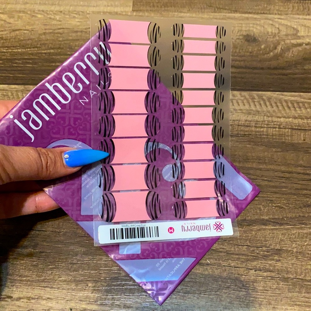 Jamberry Nails in coral tigress